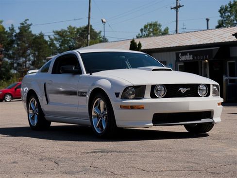 Used 2008 Ford Mustang GT Premium RWD image 3