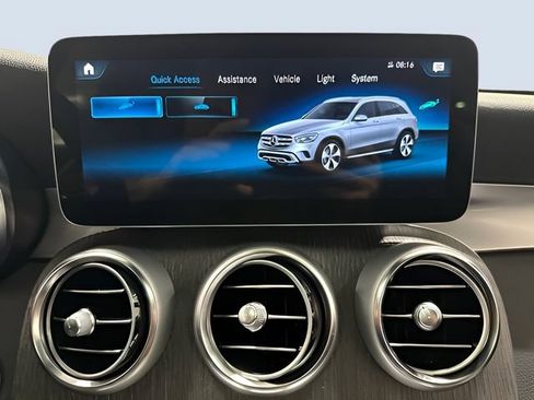 Used 2022 Mercedes-Benz GLC 300 4MATIC image 21
