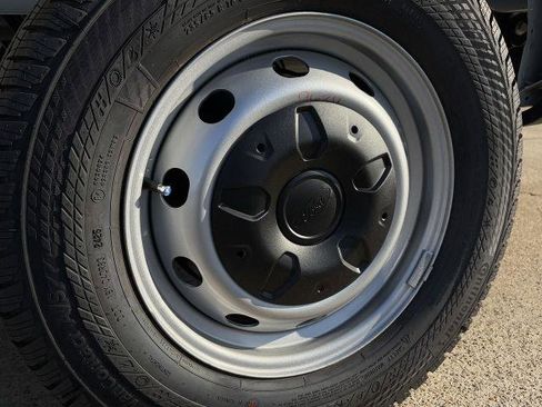 New 2025 Ford Transit 250 148 Medium Roof image 10