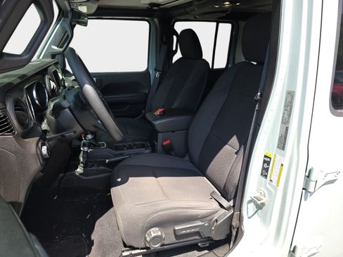 Used 2023 Jeep Wrangler Unlimited Sport AWD/4WD image 5
