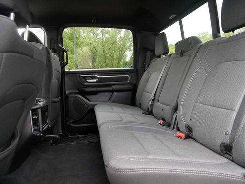 Used 2019 RAM 1500 Big Horn AWD/4WD image 11
