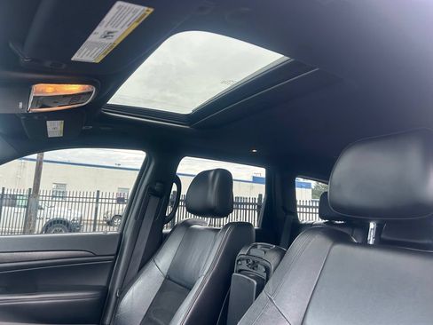 Used 2018 Jeep Grand Cherokee Altitude AWD/4WD image 33