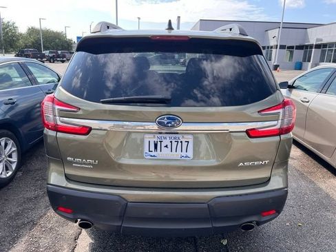 Used 2024 Subaru Ascent Premium w/ Convenience Package AWD/4WD image 4