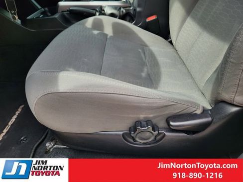 Used 2017 Toyota Tacoma SR5 w/ Tow Package image 26