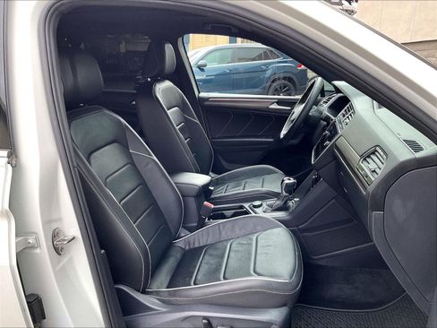 Certified 2023 Volkswagen Tiguan SEL R-Line AWD/4WD image 6