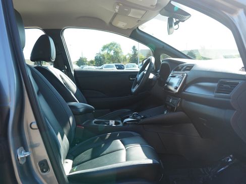 Used 2018 Nissan Leaf SL w/ SL Technology Package FWD image 11