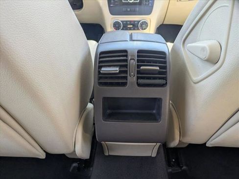 Used 2014 Mercedes-Benz GLK 250 BlueTEC 4MATIC image 14