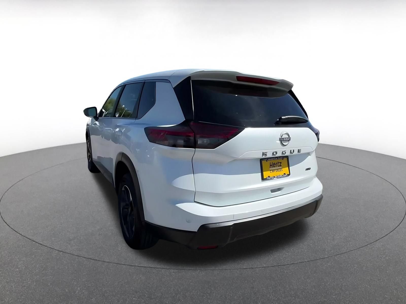 Used 2025 Nissan Rogue SV AWD/4WD image 10