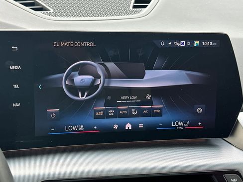 Used 2025 BMW X1 xDrive28i w/ M Sport Package image 23