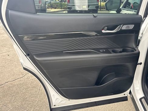 Used 2025 Hyundai Palisade Calligraphy image 23
