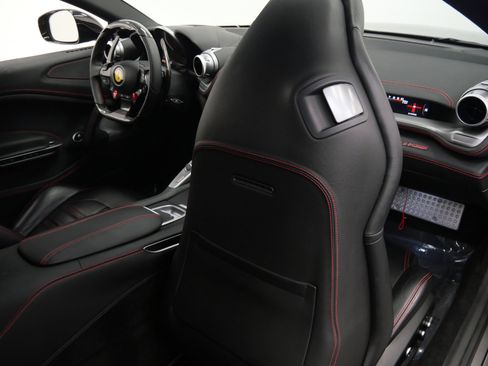 Used 2017 Ferrari GTC4Lusso image 26