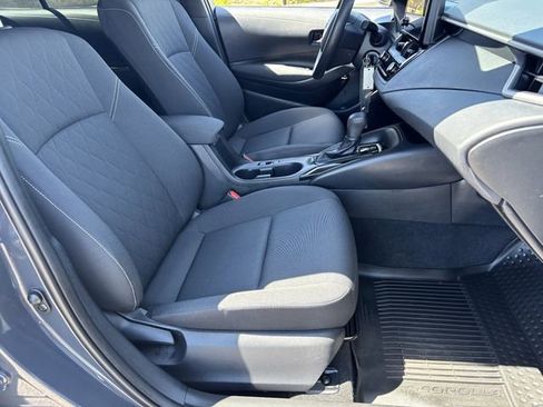 Used 2025 Toyota Corolla LE FWD image 11