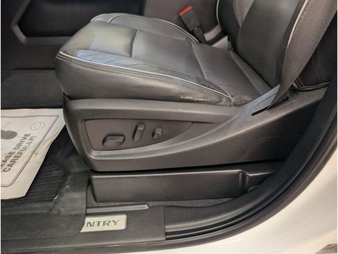 Used 2019 Chevrolet Silverado 2500 High Country w/ Duramax Plus Package AWD/4WD image 9