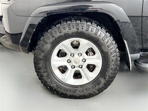 Used 2017 Toyota 4Runner SR5 image 10