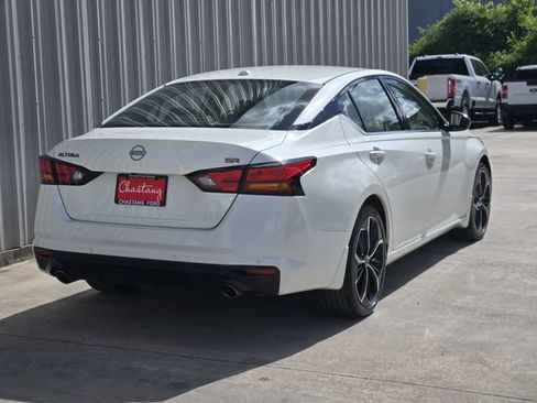 Used 2025 Nissan Altima 2.5 SR w/ SR Premium Package FWD image 11