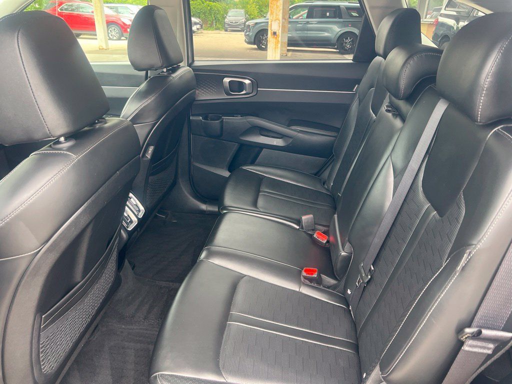 Certified 2024 Kia Sorento S w/ Panoramic Sunroof Package FWD image 8