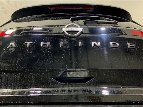 Used 2022 Nissan Pathfinder SV w/ SV Black Package image 23