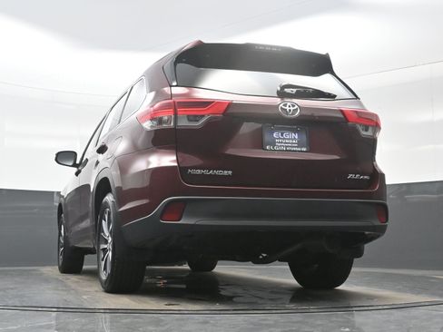 Used 2017 Toyota Highlander XLE image 31