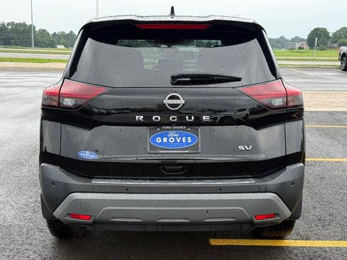 Used 2023 Nissan Rogue SV w/ SV Premium B Package FWD image 5