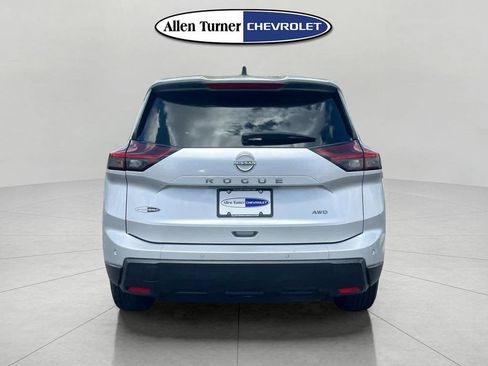 Used 2024 Nissan Rogue S AWD/4WD image 5