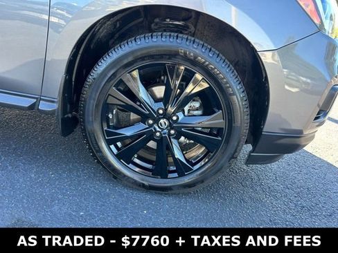 Used 2018 Nissan Pathfinder SL w/ Midnight Edition Package image 8