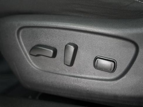 Used 2020 Nissan Rogue SV FWD image 41