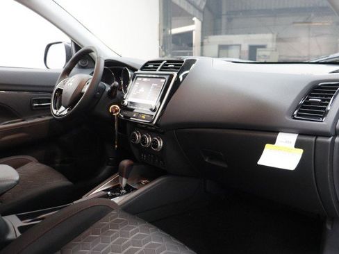 New 2026 Mitsubishi Outlander Sport LE AWD/4WD image 17