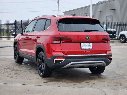New 2024 Volkswagen Taos SE image 4