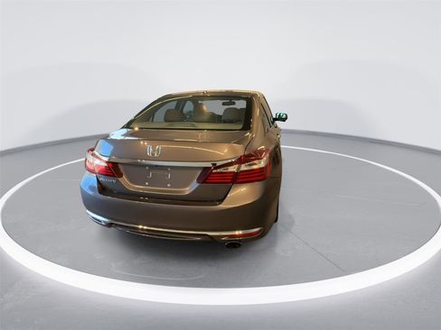 Used 2016 Honda Accord EX-L image 7