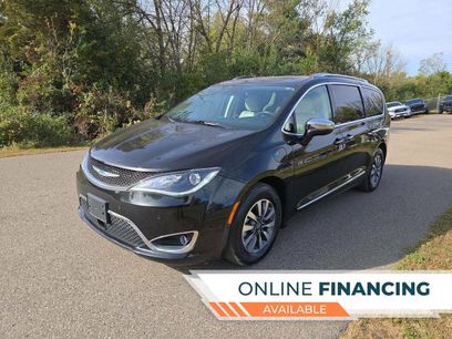 Used 2020 Chrysler Pacifica Limited w/ Advanced Safetytec Group