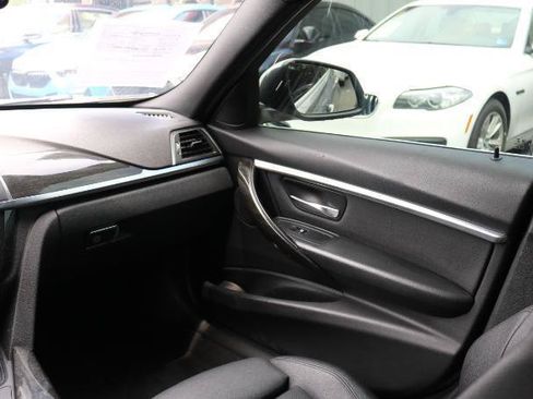 Used 2017 BMW 330i Sedan w/ Premium Package RWD image 16