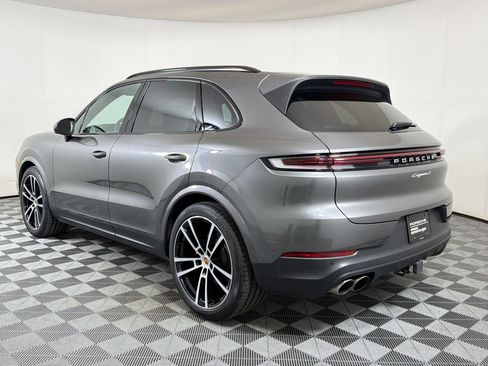 Certified 2025 Porsche Cayenne S AWD/4WD image 3