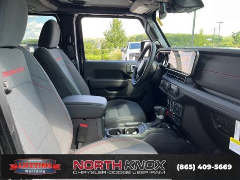New 2025 Jeep Gladiator Rubicon w/ Convenience Group image 24