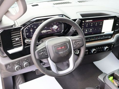 New 2026 GMC Sierra 1500 Elevation image 25