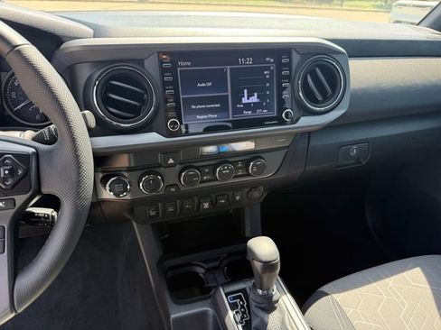 Used 2023 Toyota Tacoma TRD Off-Road w/ Technology Package AWD/4WD image 18