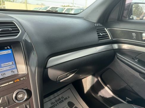 Used 2019 Ford Explorer XLT w/ Equipment Group 202A image 15