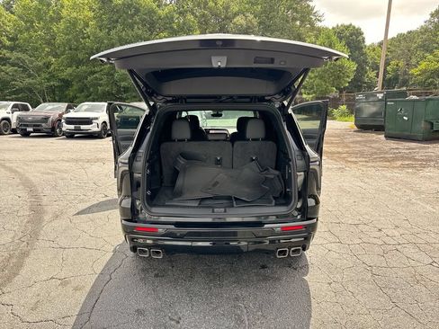 Used 2025 Chevrolet Traverse RS FWD image 35