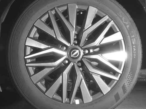 Used 2025 Nissan Altima 2.5 SV image 14