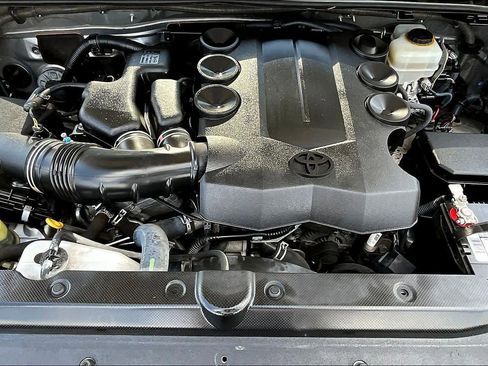 Used 2014 Toyota 4Runner SR5 image 31