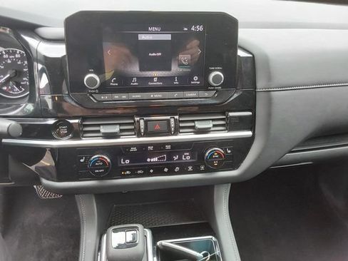 Used 2025 Nissan Pathfinder SV AWD/4WD image 40