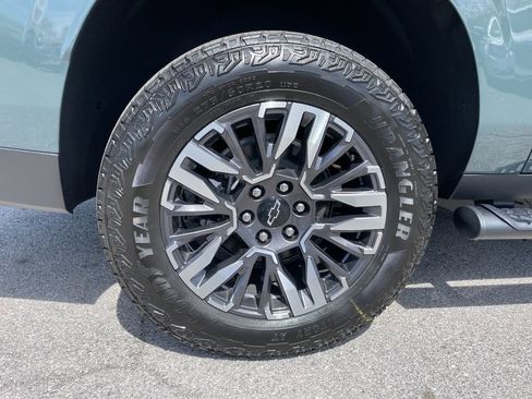 New 2026 Chevrolet Suburban Z71 w/ Comfort Package image 60