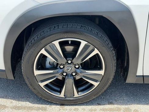 Used 2021 Lexus UX 250h w/ Accessory Package (Z2) AWD/4WD image 11