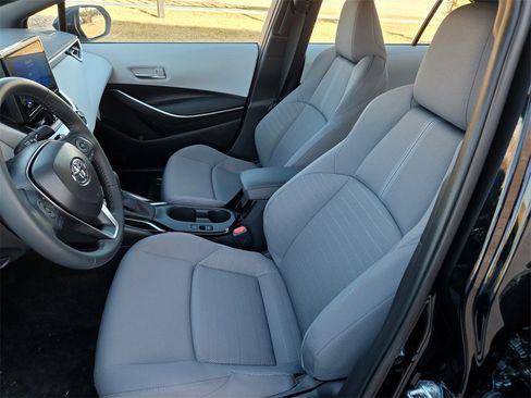 Used 2025 Toyota Corolla SE image 25