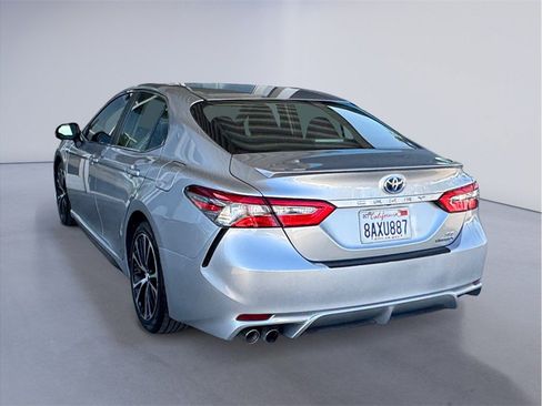 Used 2018 Toyota Camry SE FWD image 4