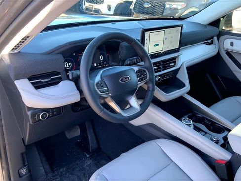 New 2026 Ford Explorer Active w/ Active Comfort Package image 8