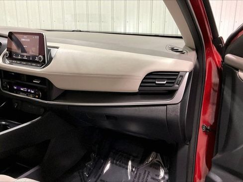 Used 2025 Nissan Rogue SV AWD/4WD image 16