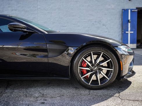 Used 2020 Aston Martin V8 Vantage Coupe image 15