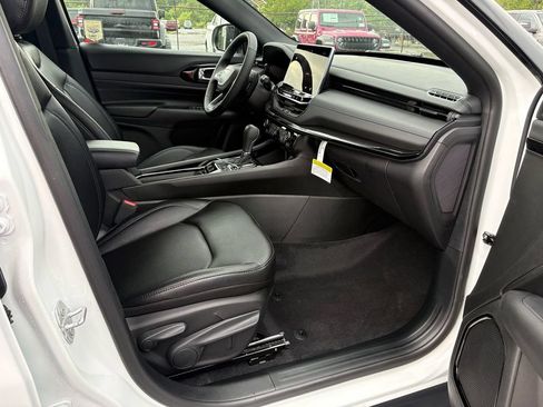 New 2026 Jeep Compass Limited AWD/4WD image 10