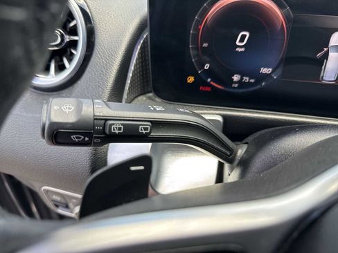 Used 2022 Mercedes-Benz GLB 250 image 30