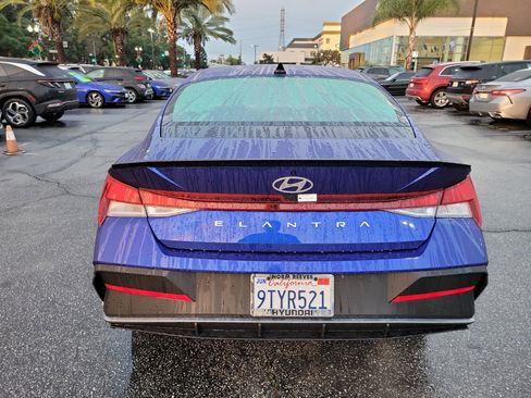 Certified 2025 Hyundai Elantra Sport w/ Cargo Package image 24
